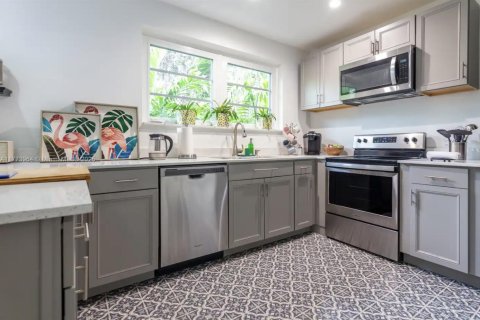 Casa en venta en Miami, Florida, 2 dormitorios, 116.96 m2 № 1868091 - foto 14