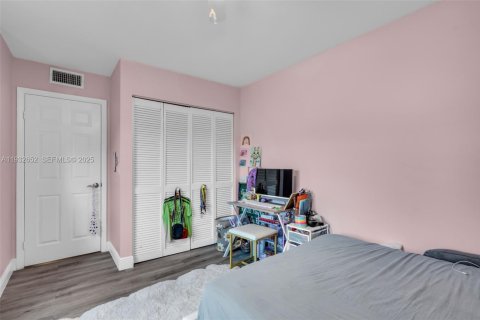 Townhouse in Davie, Florida 3 bedrooms, 153.66 sq.m. № 1991647 - photo 12