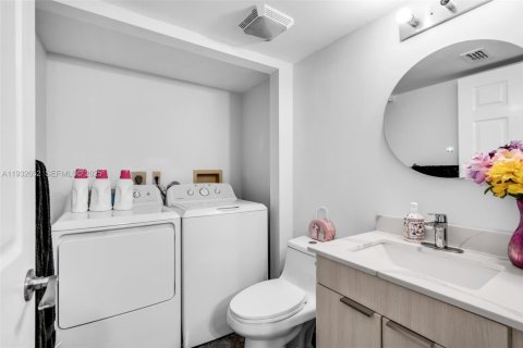 Townhouse in Davie, Florida 3 bedrooms, 153.66 sq.m. № 1991647 - photo 21