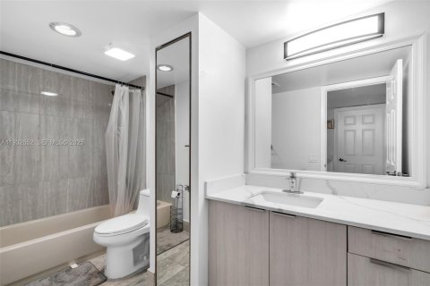 Townhouse in Davie, Florida 3 bedrooms, 153.66 sq.m. № 1991647 - photo 13