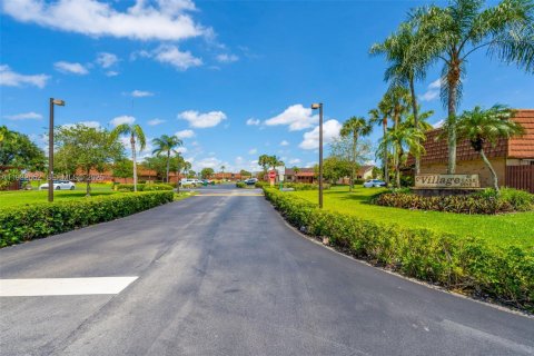 Townhouse in Davie, Florida 3 bedrooms, 153.66 sq.m. № 1991647 - photo 26