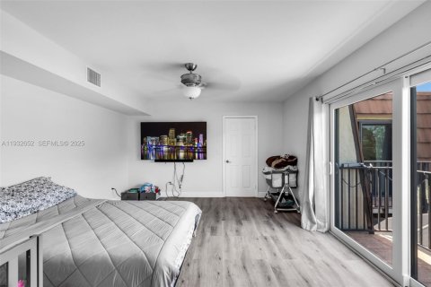 Townhouse in Davie, Florida 3 bedrooms, 153.66 sq.m. № 1991647 - photo 16