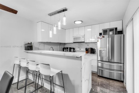 Townhouse in Davie, Florida 3 bedrooms, 153.66 sq.m. № 1991647 - photo 6