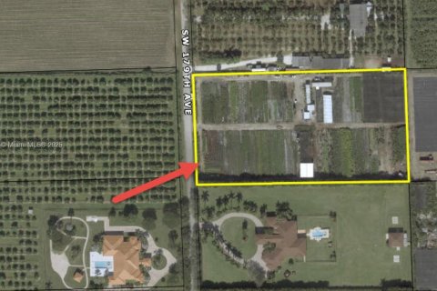 Land in Miami, Florida № 1979225 - photo 2