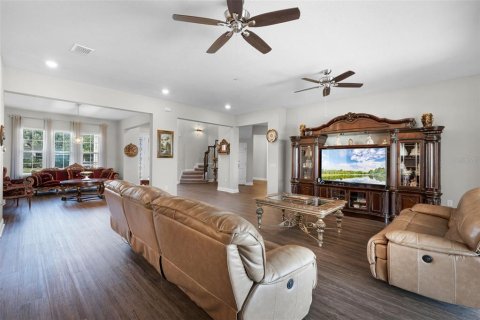 Casa en venta en Kissimmee, Florida, 5 dormitorios, 502.79 m2 № 1852530 - foto 15