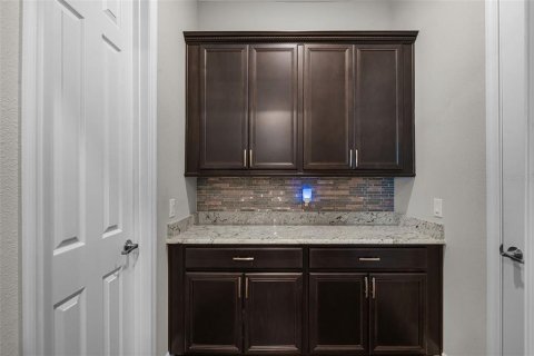 Casa en venta en Kissimmee, Florida, 5 dormitorios, 502.79 m2 № 1852530 - foto 21