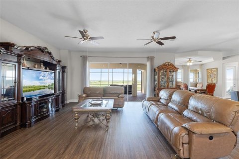 Casa en venta en Kissimmee, Florida, 5 dormitorios, 502.79 m2 № 1852530 - foto 13