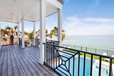 House in Anna Maria, Florida 7 bedrooms, 338.63 sq.m. № 1829314 - photo 13
