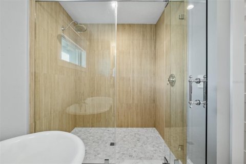 House in Anna Maria, Florida 7 bedrooms, 338.63 sq.m. № 1829314 - photo 18
