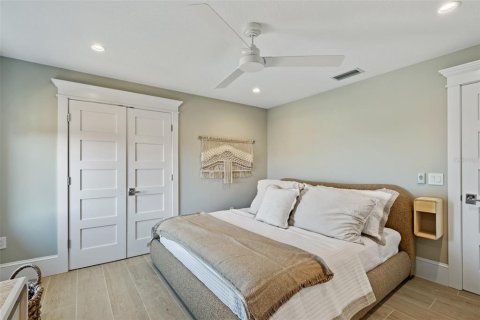 House in Anna Maria, Florida 7 bedrooms, 338.63 sq.m. № 1829314 - photo 29