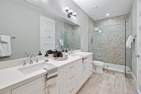 House in Anna Maria, Florida 7 bedrooms, 338.63 sq.m. № 1829314 - photo 26