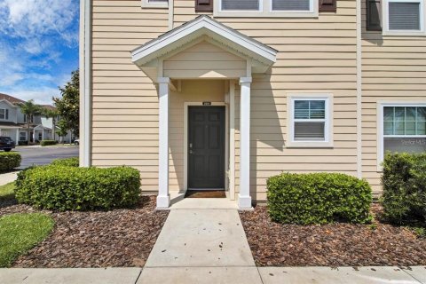 Townhouse in Kissimmee, Florida 4 bedrooms, 157.38 sq.m. № 2227905 - photo 2