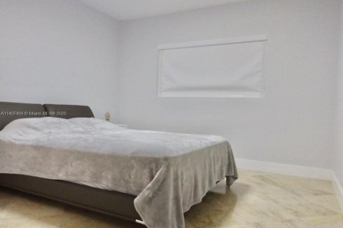 Villa ou maison à louer à North Miami, Floride: 4 chambres, 321.26 m2 № 1977198 - photo 13