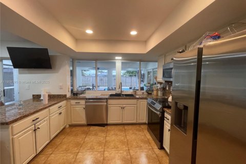 Villa ou maison à vendre à Hollywood, Floride: 3 chambres, 177.35 m2 № 1966321 - photo 12