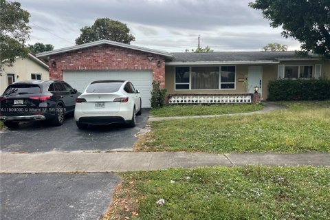 Villa ou maison à vendre à Hollywood, Floride: 3 chambres, 177.35 m2 № 1966321 - photo 22