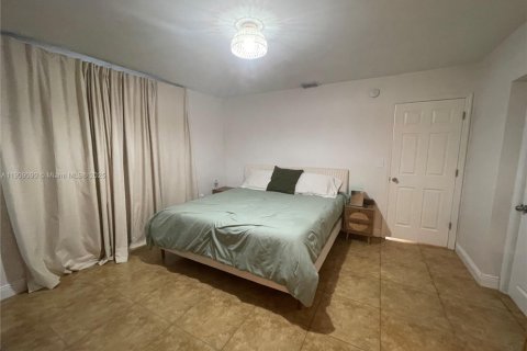 Villa ou maison à vendre à Hollywood, Floride: 3 chambres, 177.35 m2 № 1966321 - photo 18