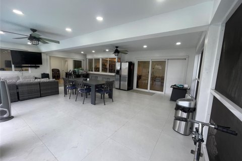 Villa ou maison à vendre à Hollywood, Floride: 3 chambres, 177.35 m2 № 1966321 - photo 4