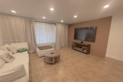 Villa ou maison à vendre à Hollywood, Floride: 3 chambres, 177.35 m2 № 1966321 - photo 5