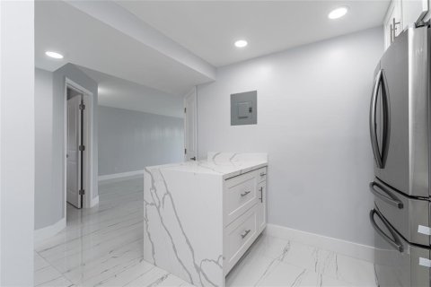 Condominio en venta en Pembroke Pines, Florida, 2 dormitorios, 83.61 m2 № 2240275 - foto 11