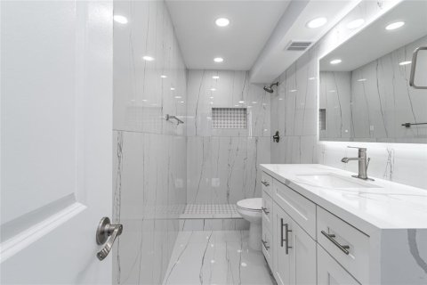 Condominio en venta en Pembroke Pines, Florida, 2 dormitorios, 83.61 m2 № 2240275 - foto 4