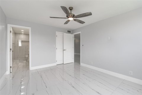 Condominio en venta en Pembroke Pines, Florida, 2 dormitorios, 83.61 m2 № 2240275 - foto 3
