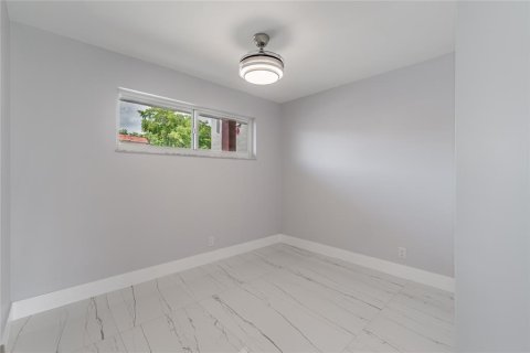 Condominio en venta en Pembroke Pines, Florida, 2 dormitorios, 83.61 m2 № 2240275 - foto 14