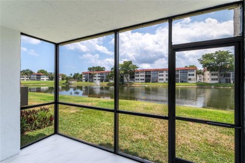 Condominio en venta en Pembroke Pines, Florida, 2 dormitorios, 83.61 m2 № 2240275 - foto 6