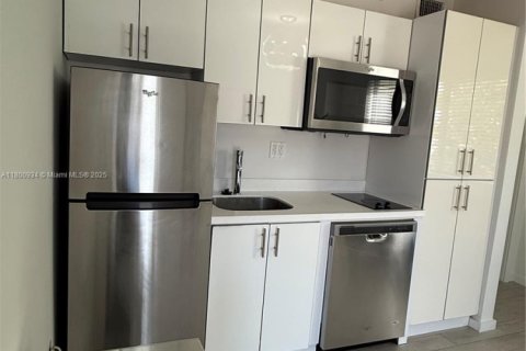 Condo in Miami Beach, Florida, 1 bedroom  № 1874685 - photo 5