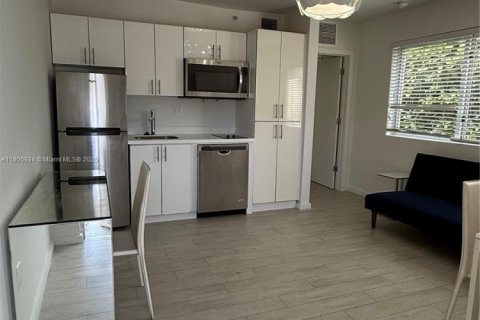 Condo in Miami Beach, Florida, 1 bedroom  № 1874685 - photo 3