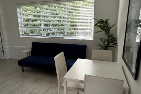 Condo in Miami Beach, Florida, 1 bedroom  № 1874685 - photo 4