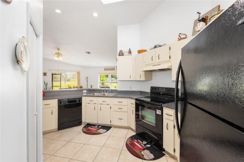 House in Ocala, Florida 3 bedrooms, 148.36 sq.m. № 1894740 - photo 18