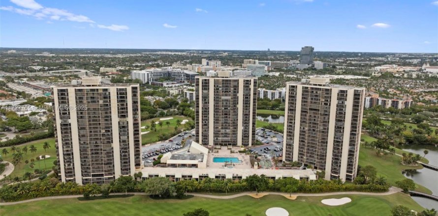 Condominio en Aventura, Florida, 1 dormitorio № 1480324