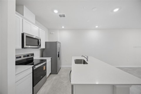 Touwnhouse à louer à Orlando, Floride: 3 chambres, 144.28 m2 № 2410146 - photo 3