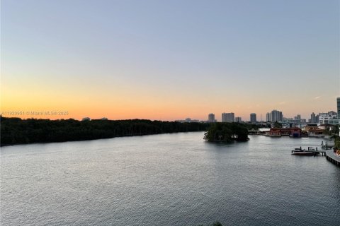 Condominio en alquiler en Sunny Isles Beach, Florida, 2 dormitorios, 101.64 m2 № 1975261 - foto 27