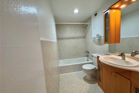 Condominio en alquiler en Sunny Isles Beach, Florida, 2 dormitorios, 101.64 m2 № 1975261 - foto 20