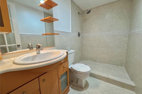 Condominio en alquiler en Sunny Isles Beach, Florida, 2 dormitorios, 101.64 m2 № 1975261 - foto 16