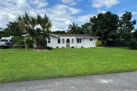 Villa ou maison à vendre à Homestead, Floride: 4 chambres, 188.03 m2 № 1943629 - photo 13