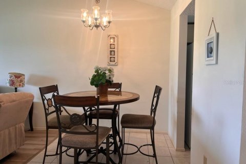 Condo in Venice, Florida, 2 bedrooms  № 1354378 - photo 8