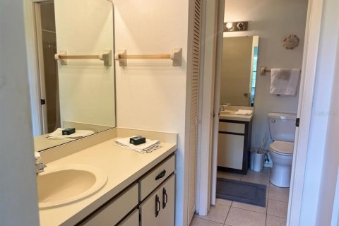 Condo in Venice, Florida, 2 bedrooms  № 1354378 - photo 16