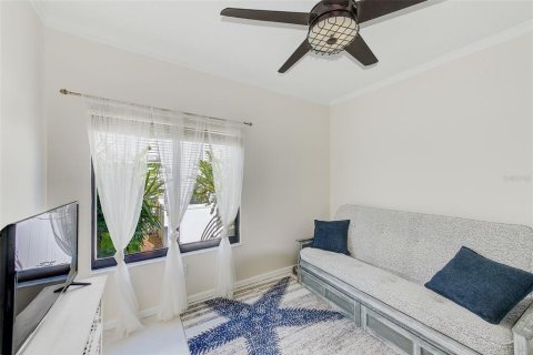 Condo in Saint Petersburg, Florida, 2 bedrooms  № 1830039 - photo 14