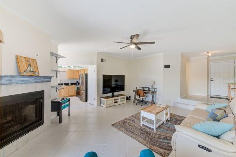 Condo in Saint Petersburg, Florida, 2 bedrooms  № 1830039 - photo 4
