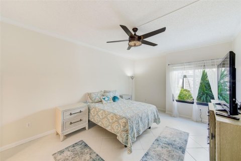 Condo in Saint Petersburg, Florida, 2 bedrooms  № 1830039 - photo 10
