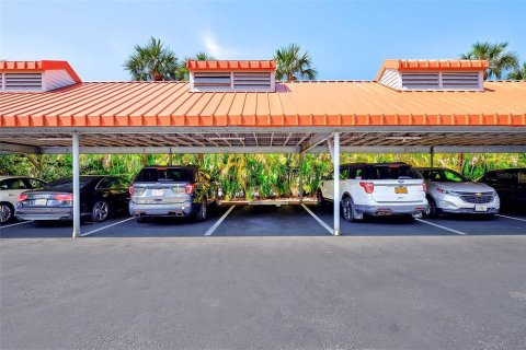 Condo in Saint Petersburg, Florida, 2 bedrooms  № 1830039 - photo 30