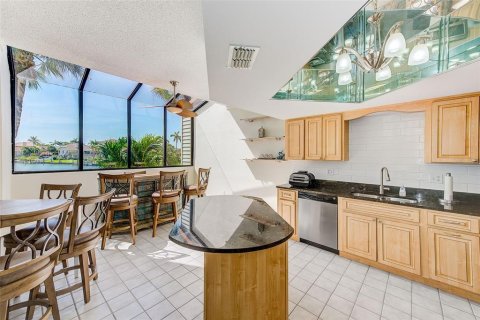 Condo in Saint Petersburg, Florida, 2 bedrooms  № 1830039 - photo 5