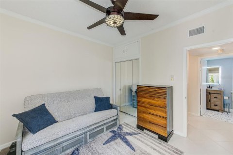 Condo in Saint Petersburg, Florida, 2 bedrooms  № 1830039 - photo 15