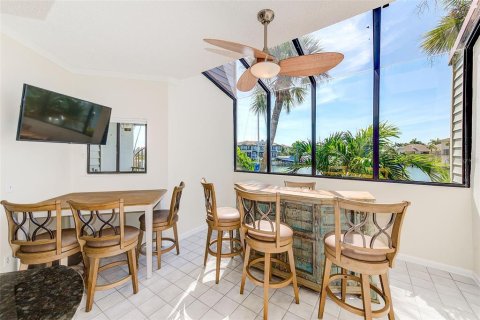 Condo in Saint Petersburg, Florida, 2 bedrooms  № 1830039 - photo 8