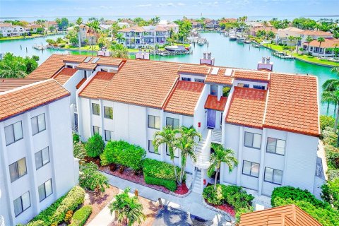 Condo in Saint Petersburg, Florida, 2 bedrooms  № 1830039 - photo 1