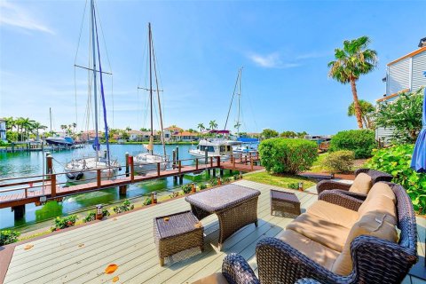 Condo in Saint Petersburg, Florida, 2 bedrooms  № 1830039 - photo 26