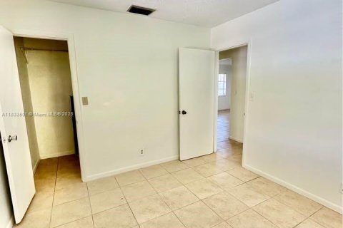 Casa en alquiler en Hollywood, Florida, 2 dormitorios, 170.75 m2 № 1934822 - foto 8