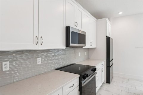 Townhouse in Wesley Chapel, Florida 3 bedrooms, 198.07 sq.m. № 1732687 - photo 20
